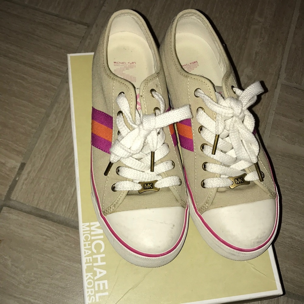 Micheal Kors Sneakers super cute and trendy